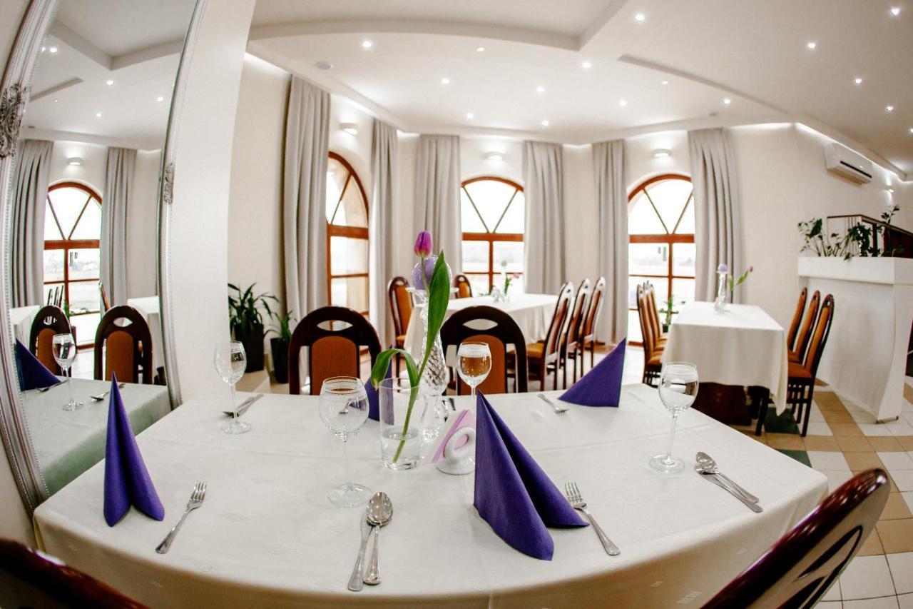 Lawendowy Ogród Hotel Brzeg Exterior foto